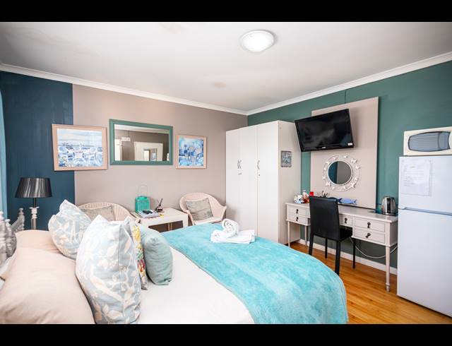 13 BEDROOM FREESTANDING FOR SALE IN SUNSET BEACH